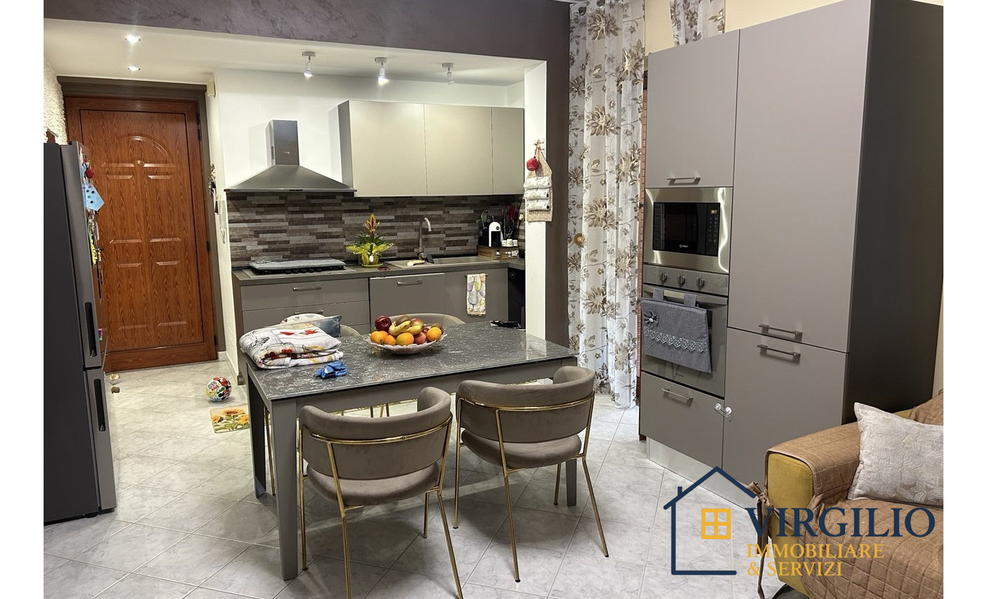 Trilocale in Via Firenze a pochi passi dal mare — Torrenova