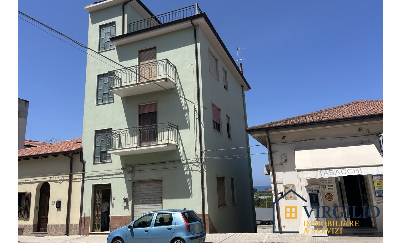 Intero Stabile con terrazzo panoramico e garage — Sant’Agata di Militello