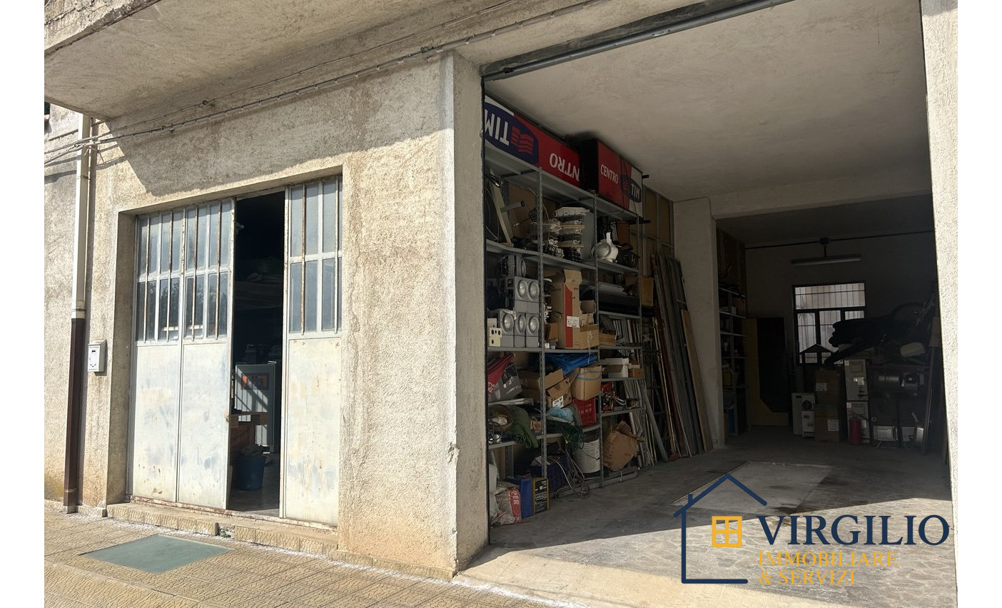 Locale artigianale con garage e terreno edificabile — Rocca di Capri Leone